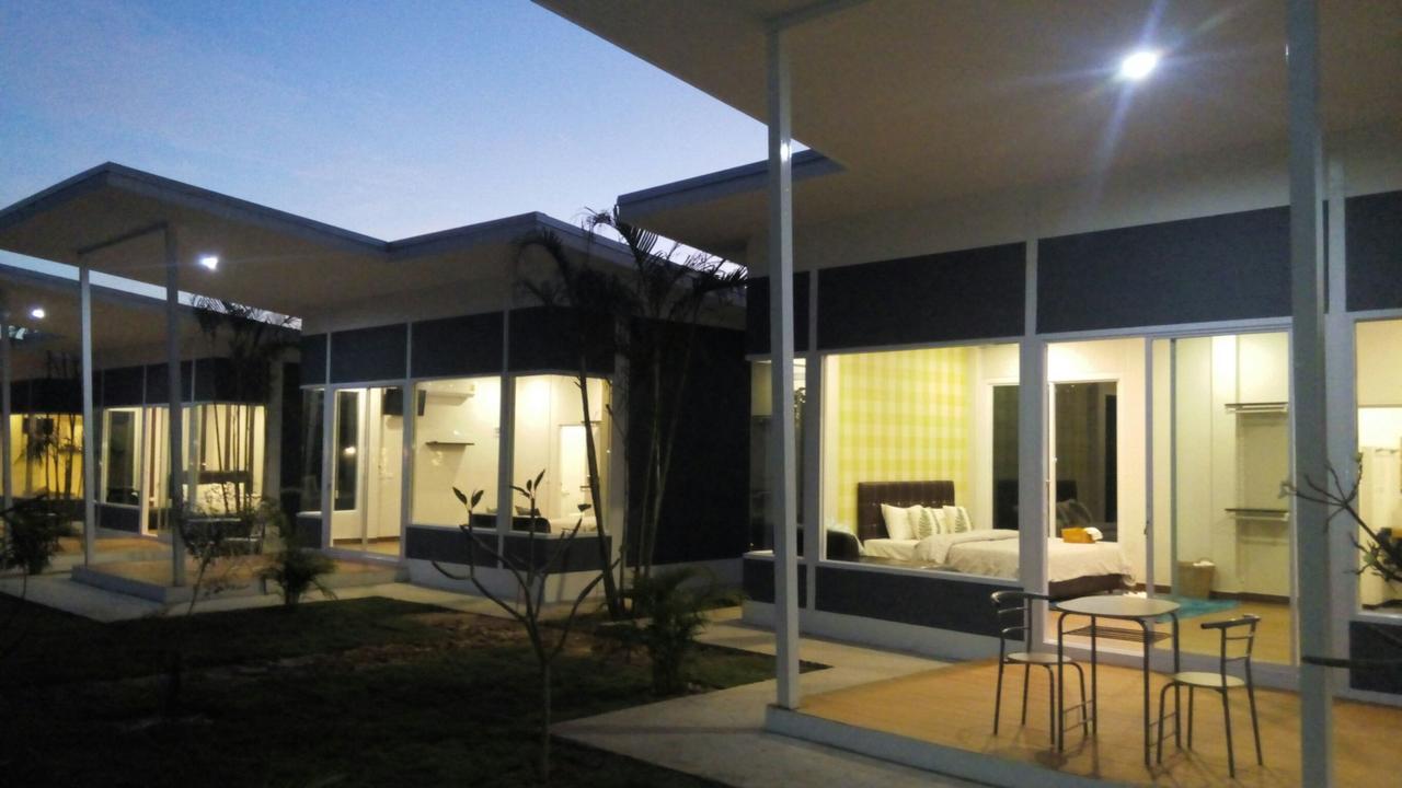 Bluemoon Riverside Phibun Mangsahan Extérieur photo